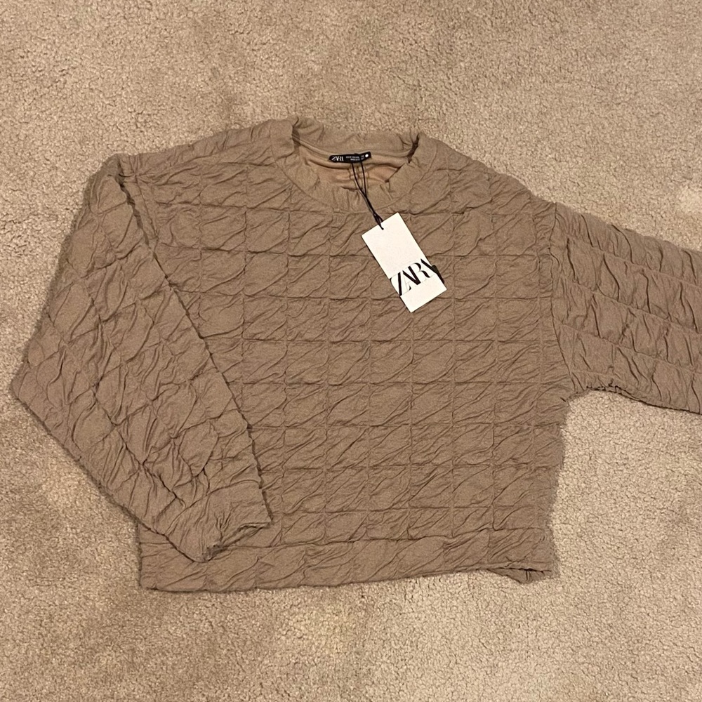 Comfy and Cute Zara Top !!